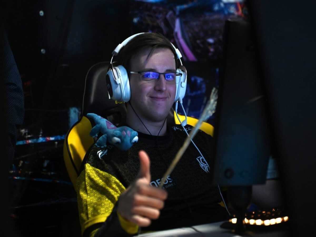R6-játékosunk offline mérkőzésen, 2025